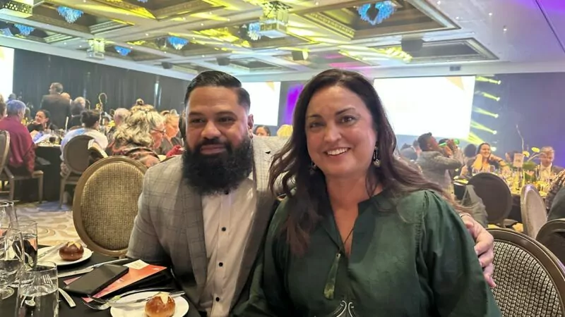 Ben Tameifuna, Kirsten Brown