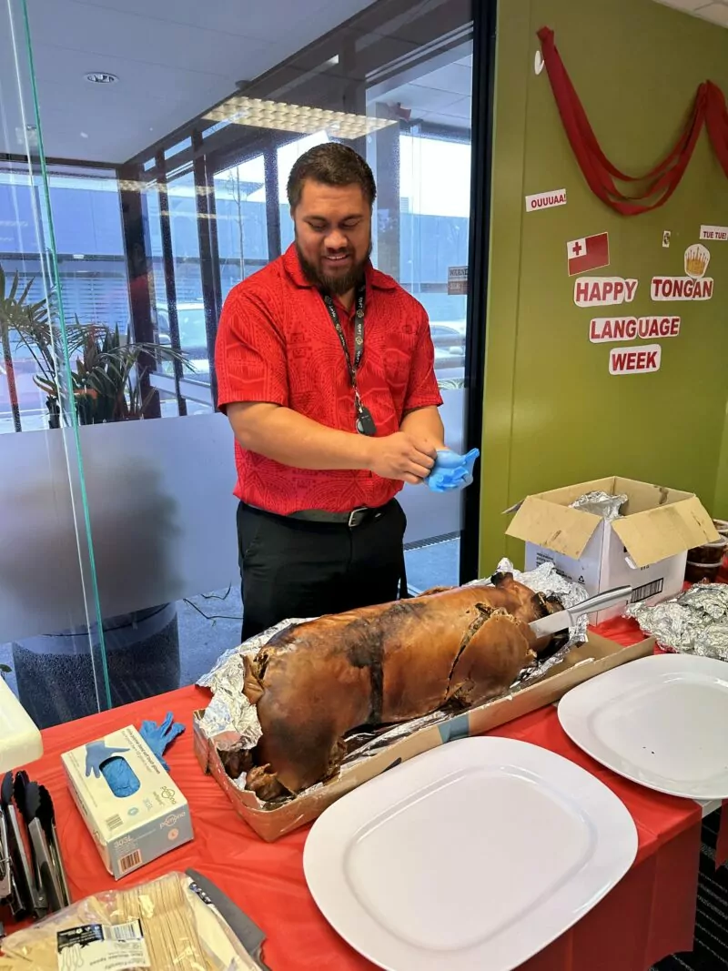 John Crouch preparing the puaka