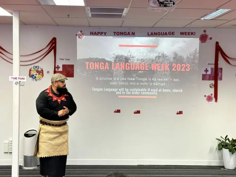 Ben Tameifuna presents